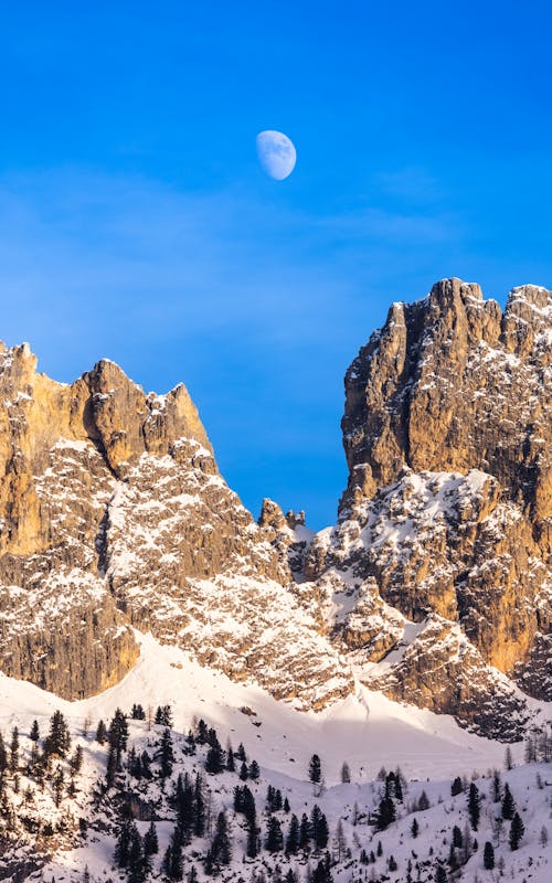 Fotobanka s bezplatnými fotkami na tému Alpy, červená, cestička