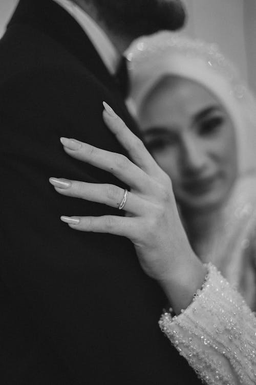 Základová fotografie zdarma na téma černobílý, hidžáb, láska