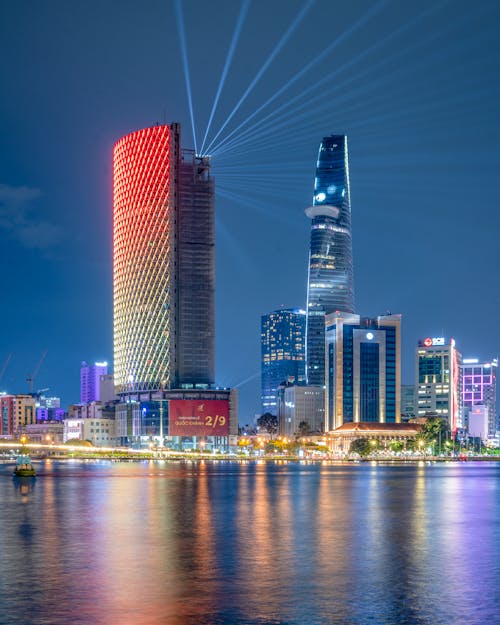 Kostnadsfri bild av bitexco financial tower, byggnader, flod