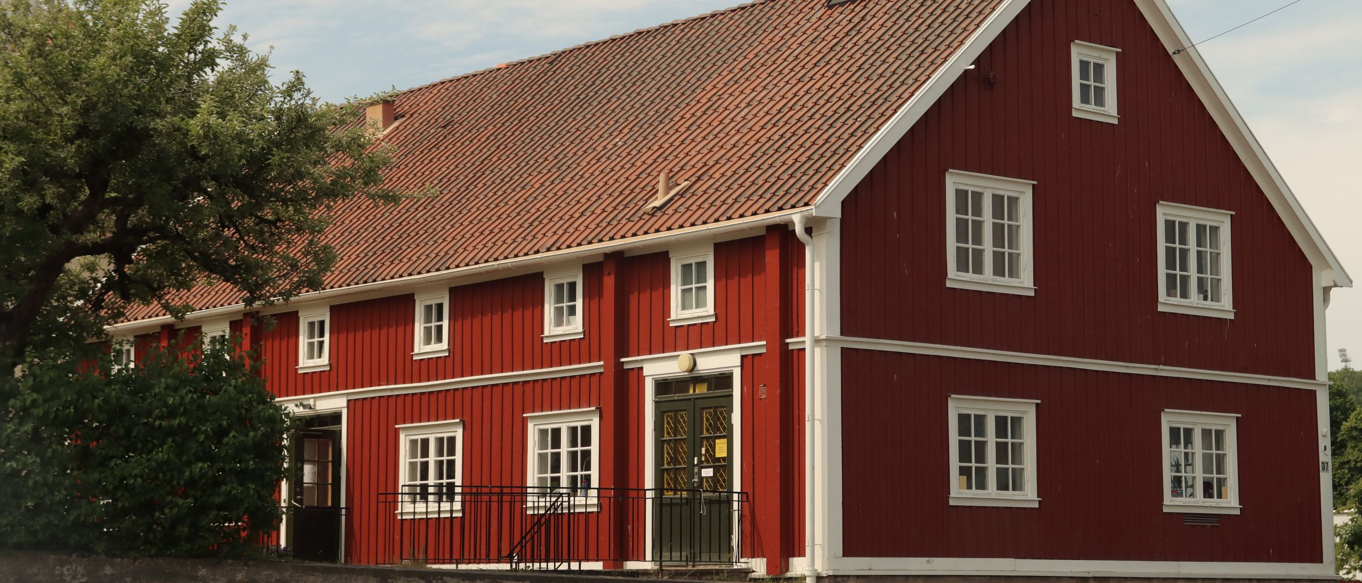 House Painting in Cudham — clean edges cut in around trim and sockets