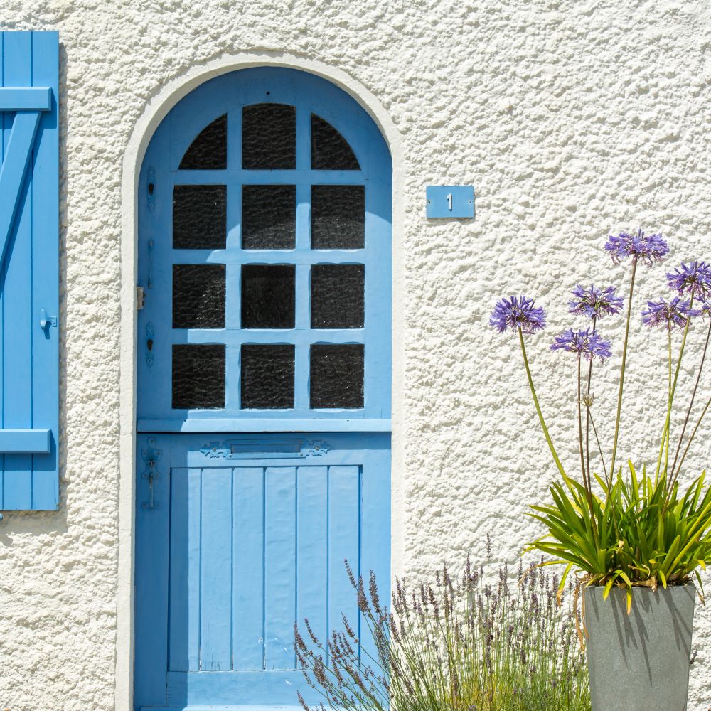 Exterior Painting in Clapham — quality trade paint going on in two coats