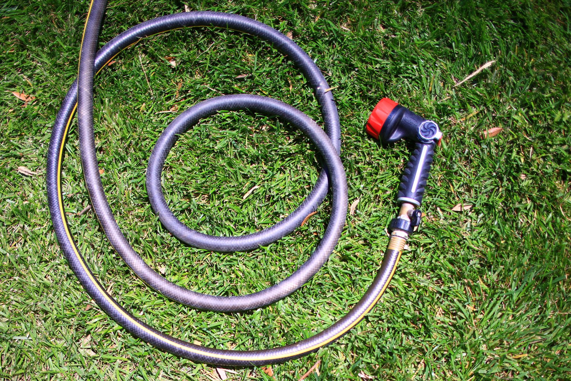randy_gardening_watering_wand_soaker_hose_comparison
