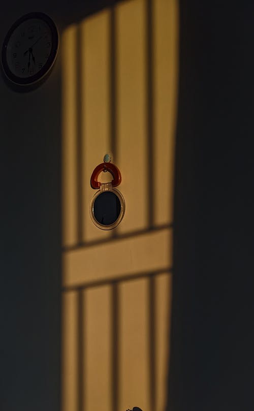 A Classical Doorknob in Shadow