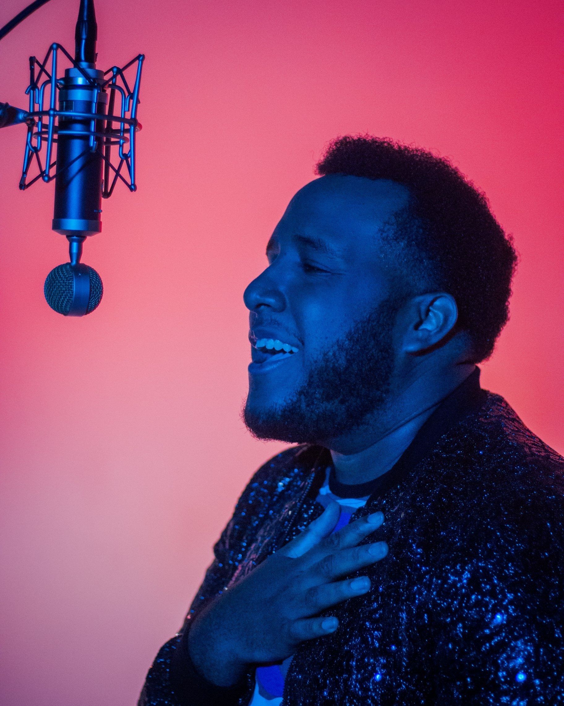 recording-artist-in-a-studio-free-stock-photo