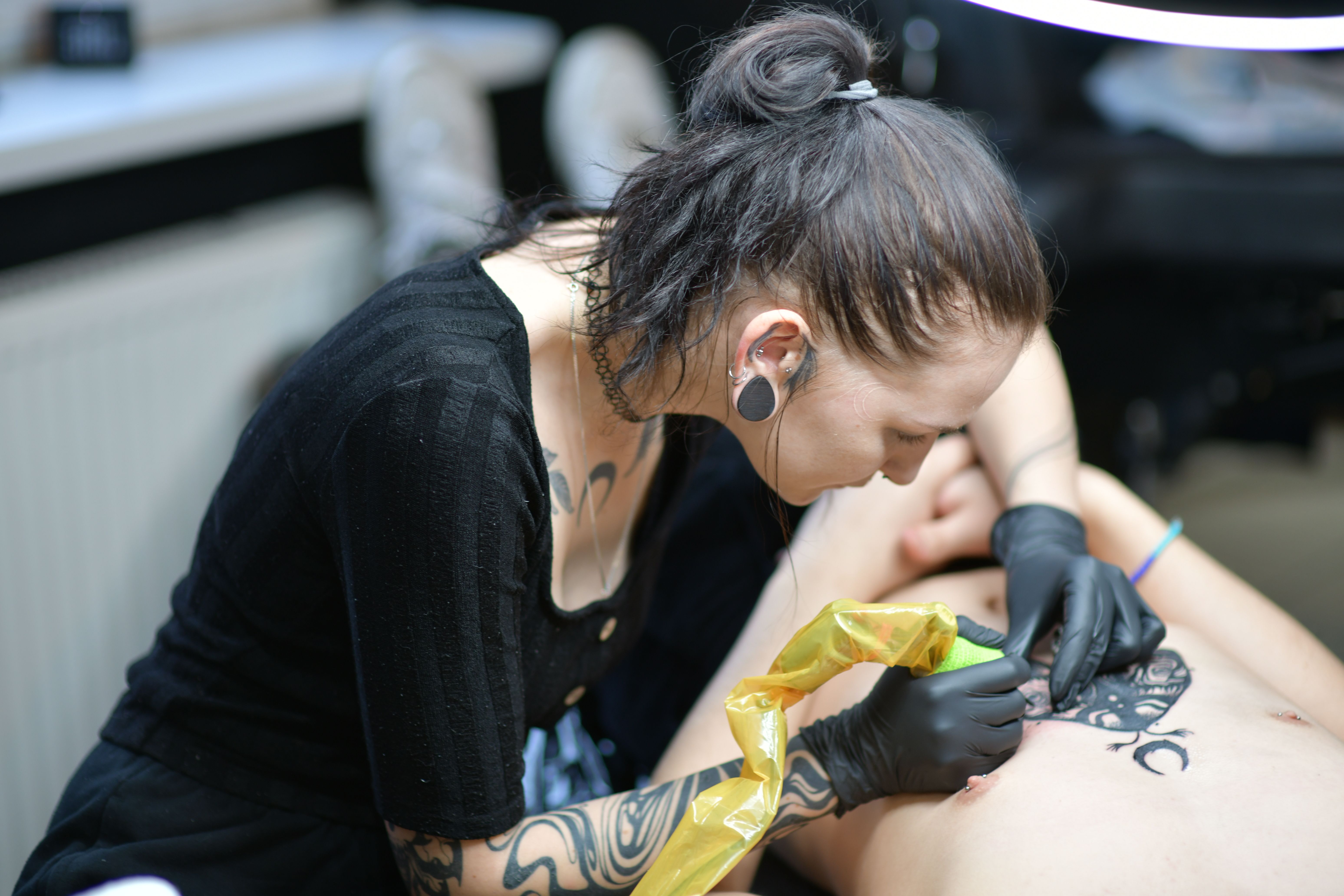 6 Factores Principales para un Cambio de Carrera: ¿Puedes Liberarte A Través del Tatuaje?