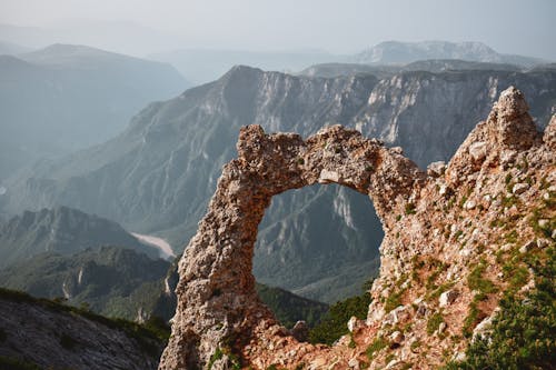 Arch on Cvrsnica