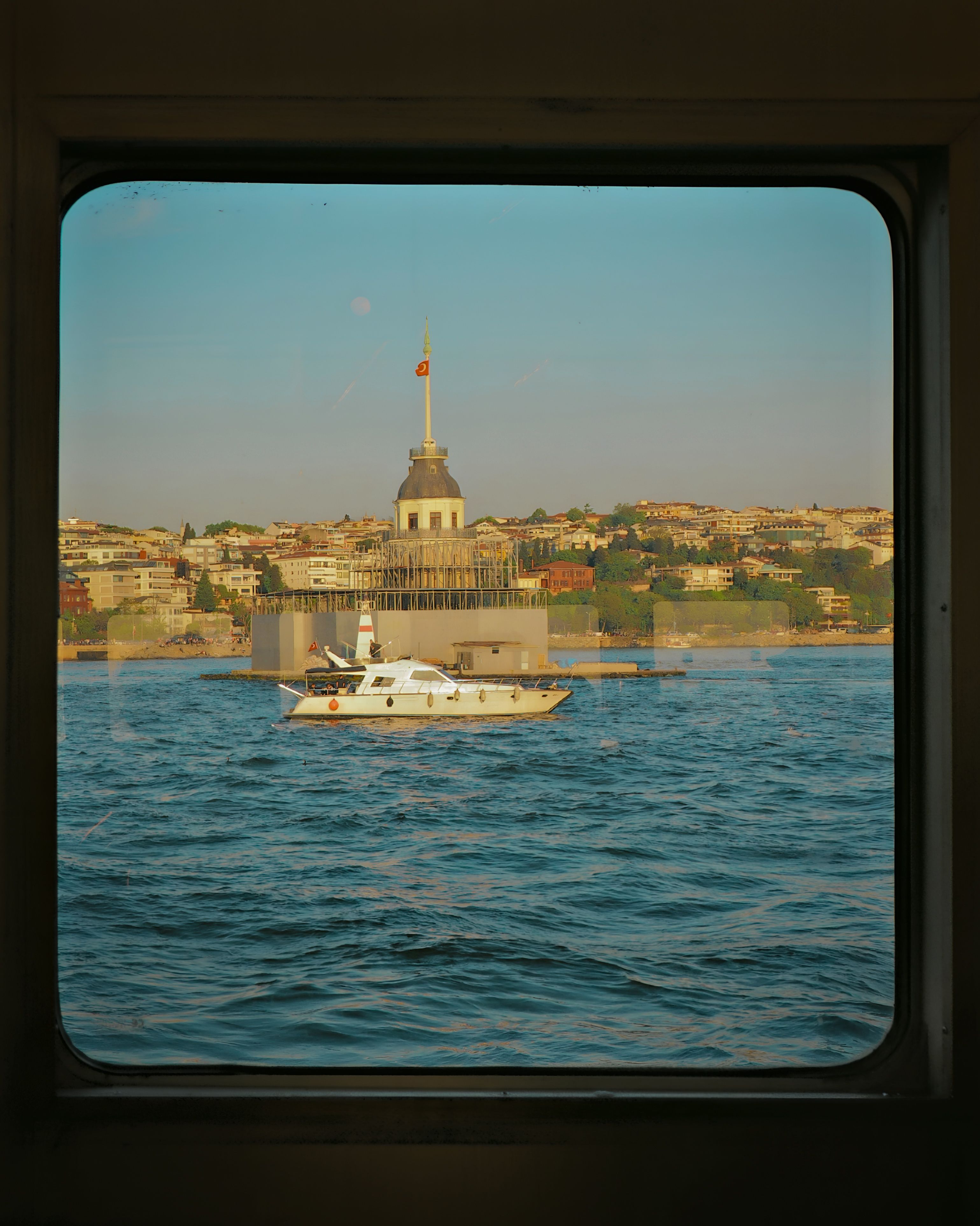 Motor Yacht near Kiz Kulesi in Istanbul · Free Stock Photo