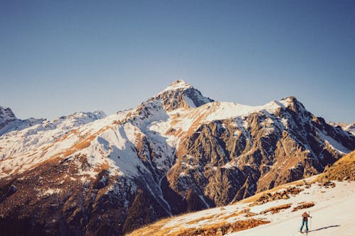 Бесплатное стоковое фото с горы, досуг, лыжник