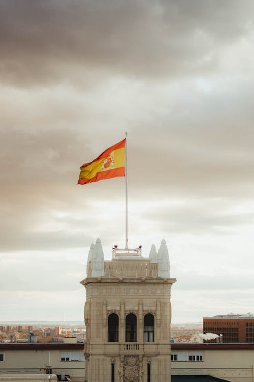 Foto stok gratis bendera spanyol, eksterior bangunan, gedung pemerintah