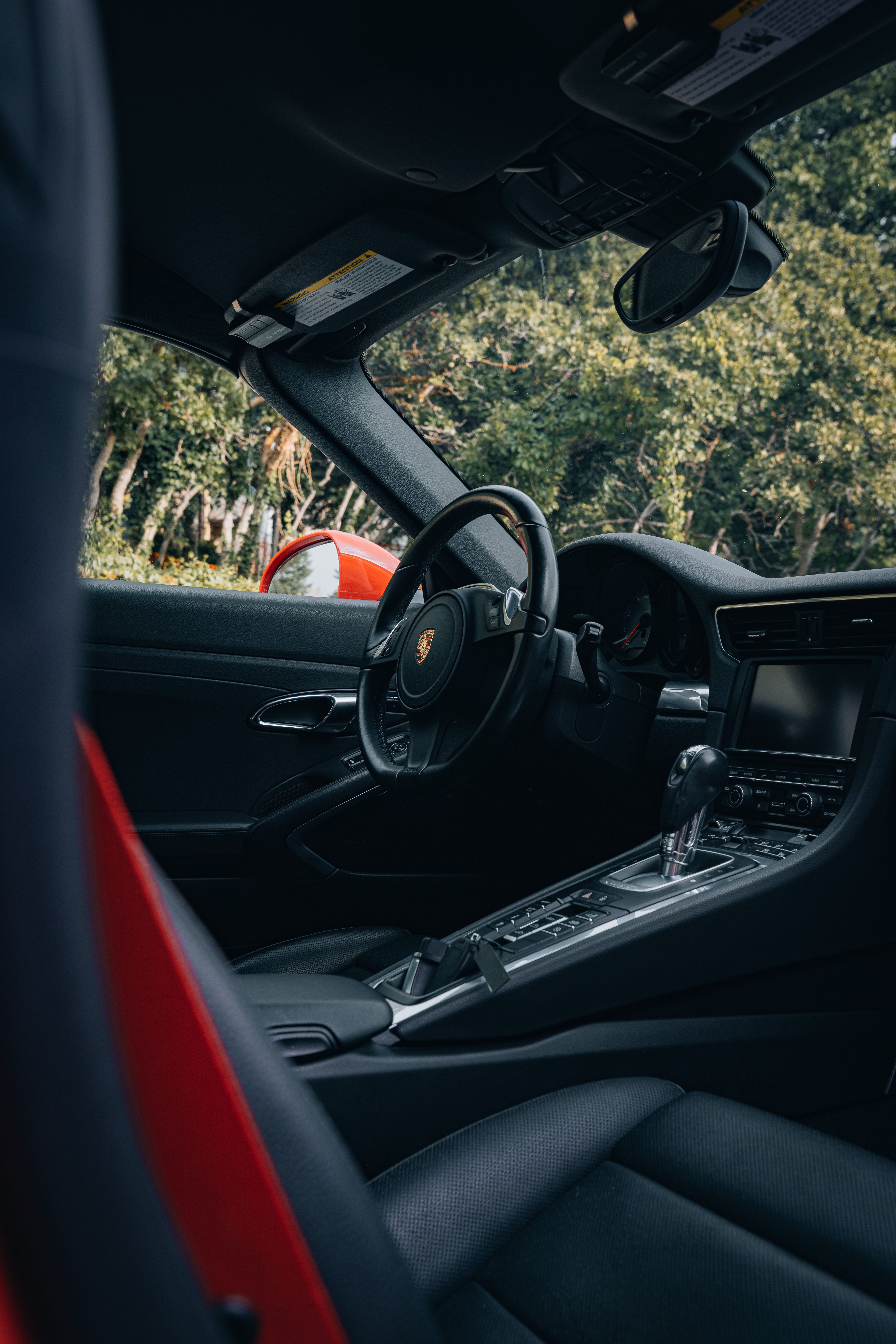 Lightweight cabriolet with a high-revving naturally aspirated engine and manual transmission - Porsche Newsroom