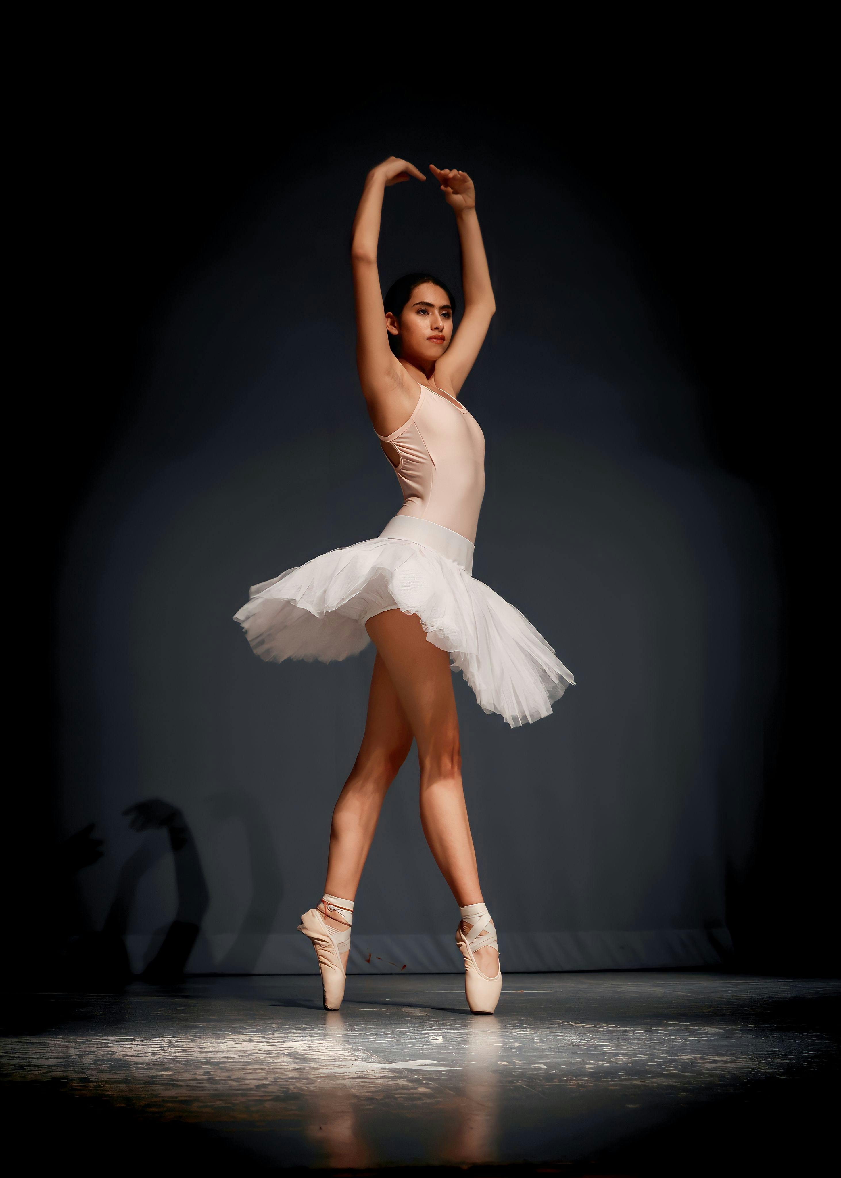 Ücretsiz aşama, atletik, ayakta içeren Ücretsiz stok fotoğraf Stok Fotoğraflar