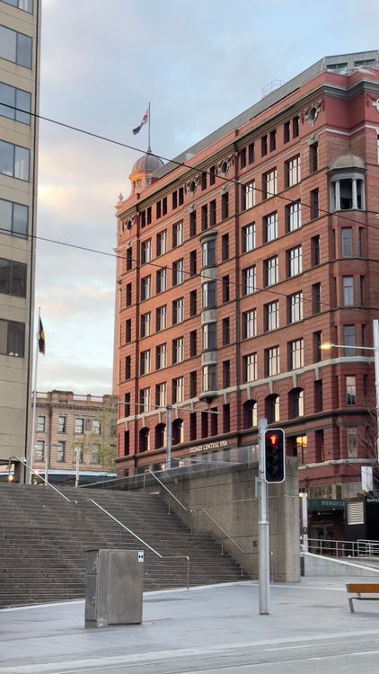 Red Building in City · Free Stock Photo