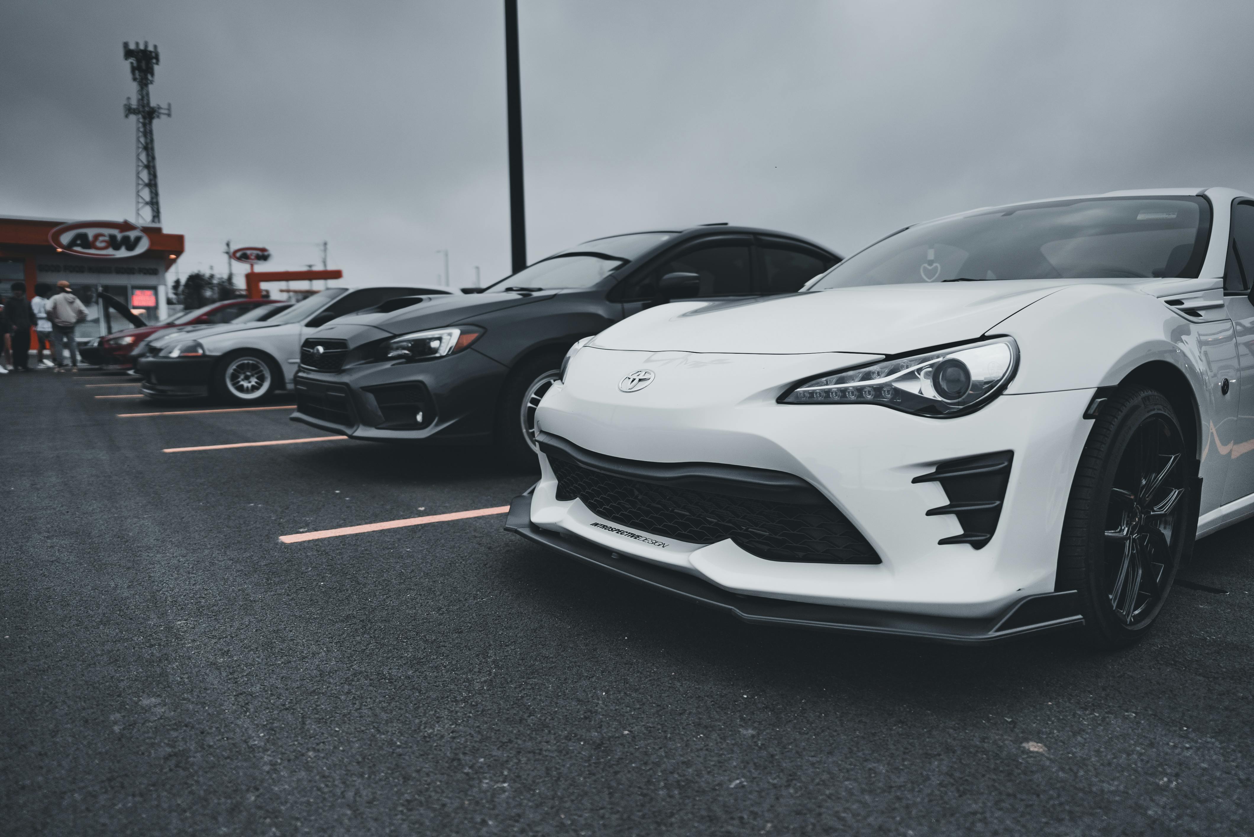 Toyota Recalls Prius Over Rear Doors That Can Open While Driving — Photo by Erik Mclean on Pexels