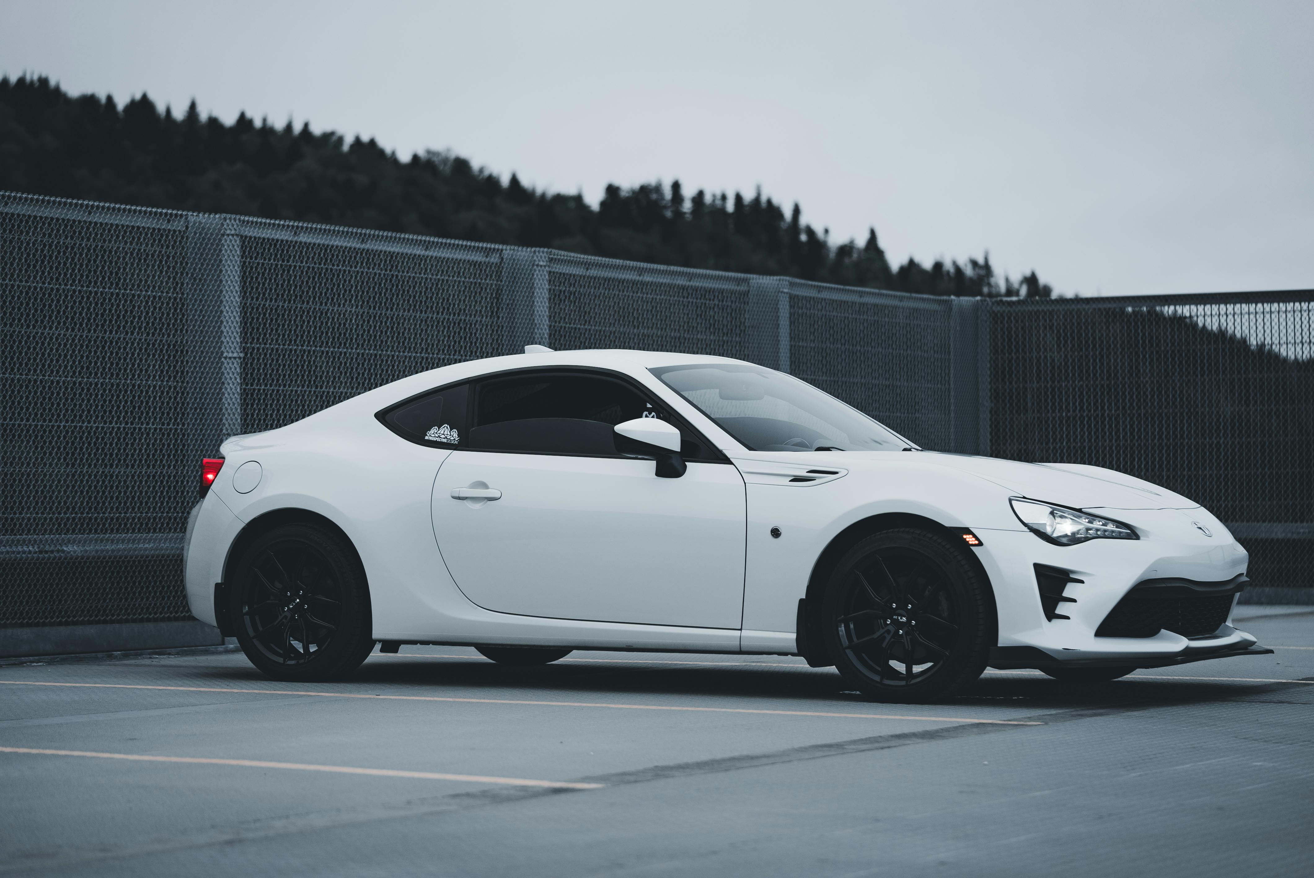 Toyota recalls over 1M vehicles over backup camera issues — Photo by Erik Mclean on Pexels