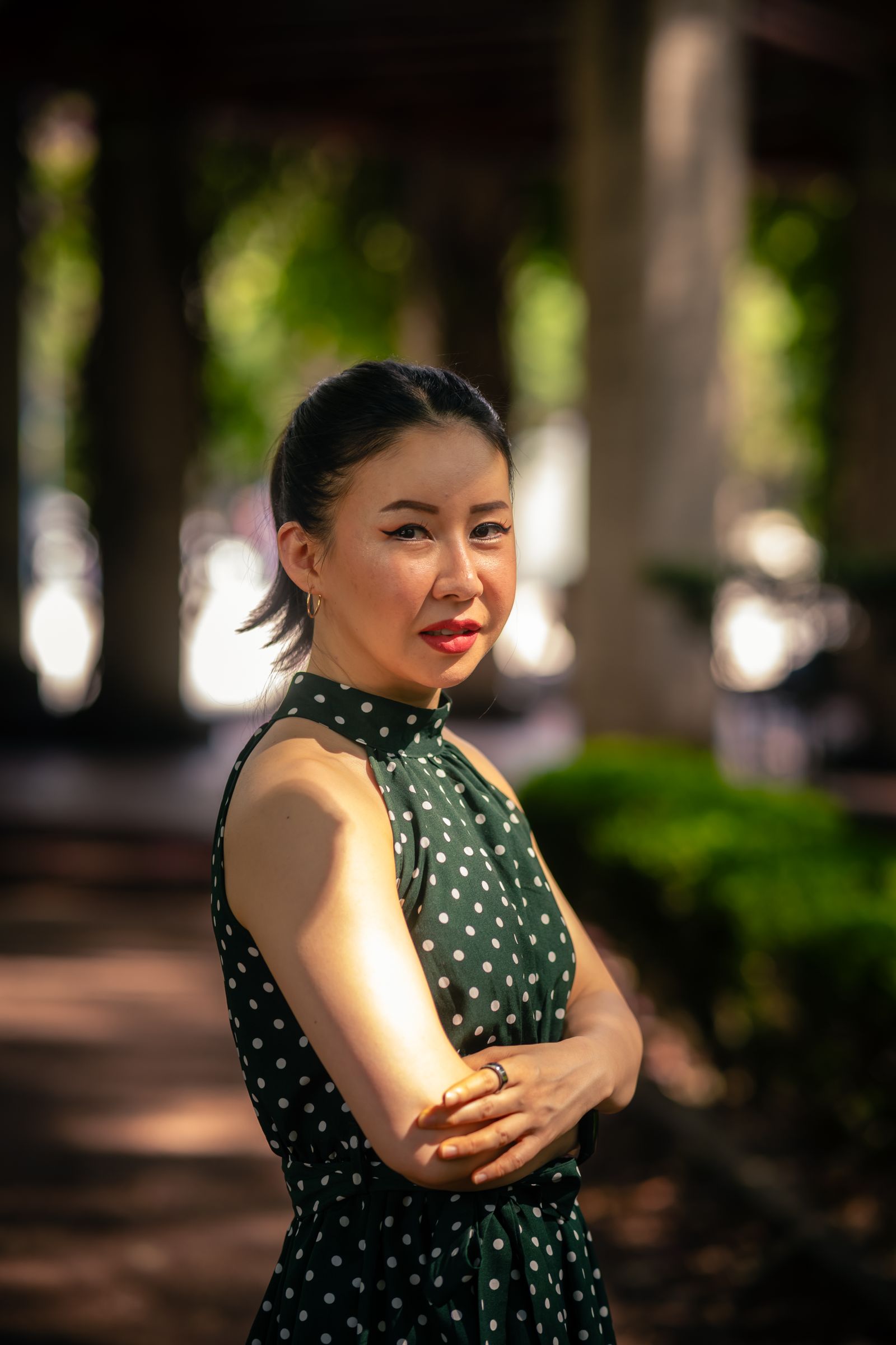 confident woman in elegant outfit fashion portrait