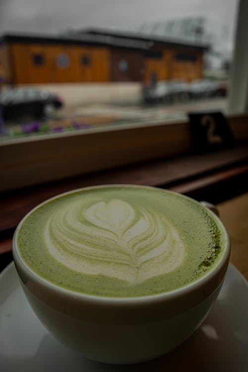 cappuccino, dikey atış, Fincan içeren Ücretsiz stok fotoğraf