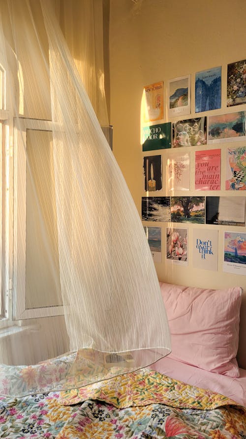 Foto profissional grátis de cama, cartazes, cômodo