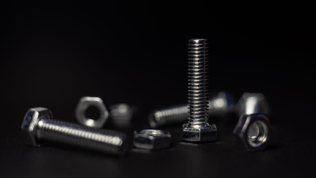 Tornillos metálicos en primer plano