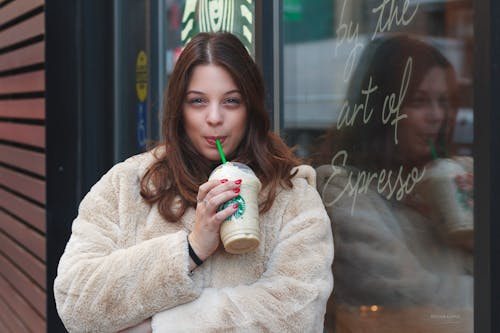 คลังภาพถ่ายฟรี ของ Starbucks, การดื่ม, การถ่ายภาพแฟชั่น