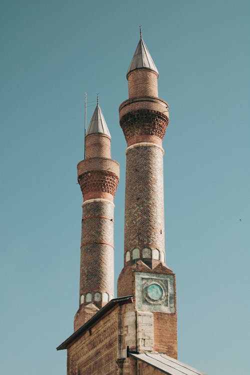 Kostnadsfri bild av blå himmel, cifte minareli medrese, islam