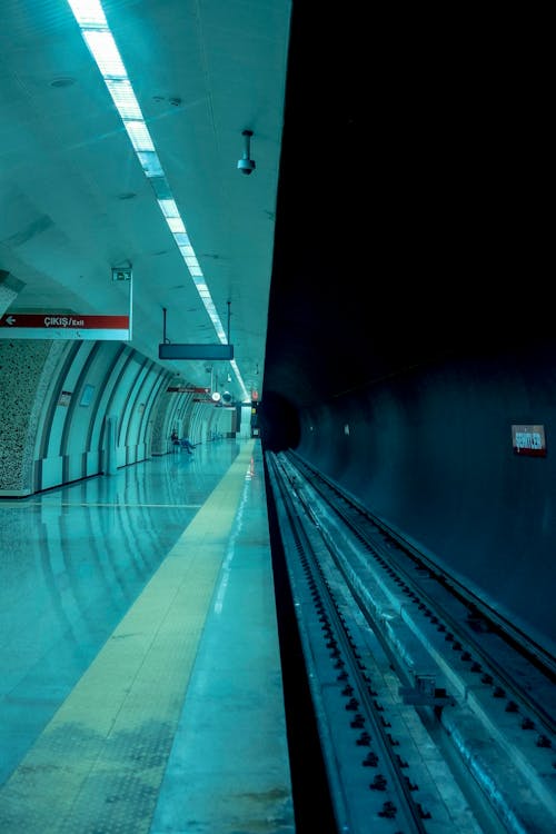 地下, 地鐵, 地鐵月臺 的 免費圖庫相片