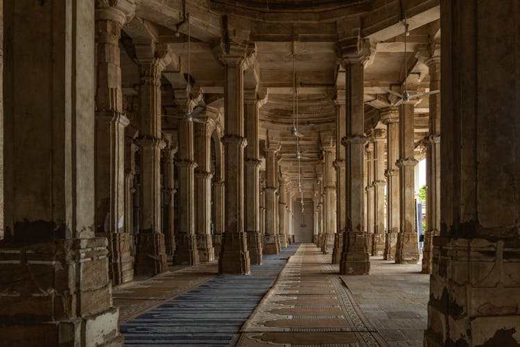 Corridor Among Columns In Palace