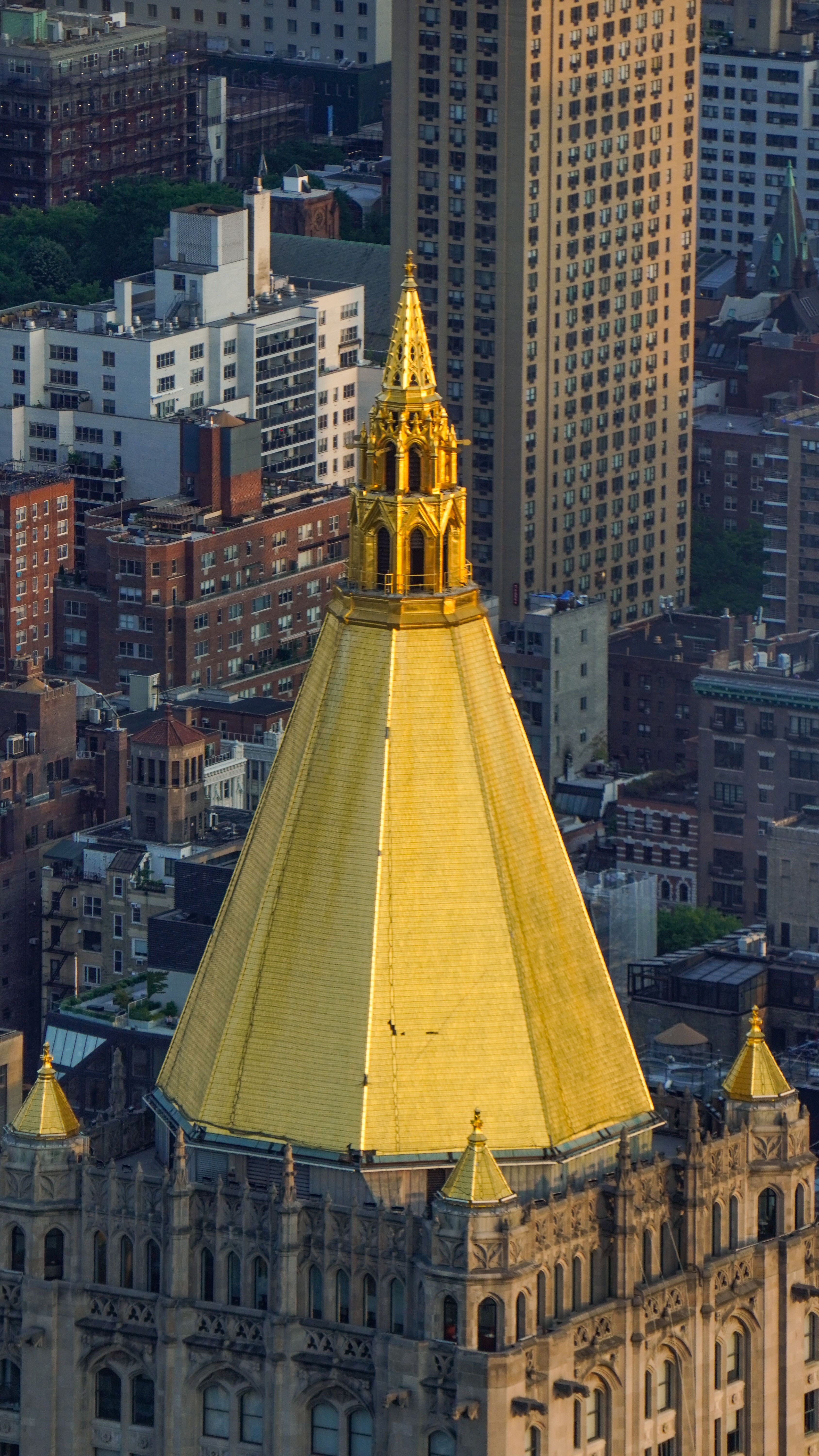 The New York Life Building in New York · Free Stock Photo