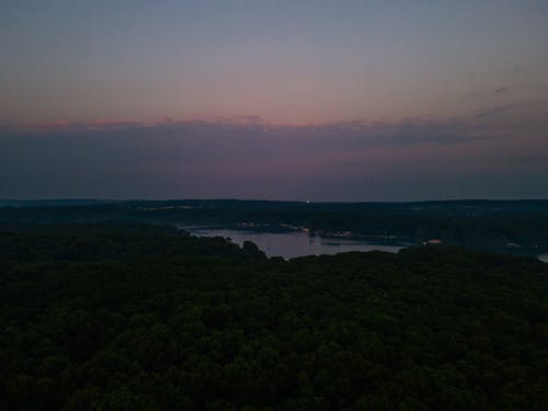 Darmowe zdjęcie z galerii z boiska, czerwony zachód słońca, dron