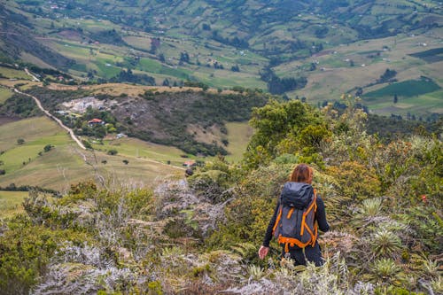 Δωρεάν στοκ φωτογραφιών με backpacker, βουνά, γυναίκα