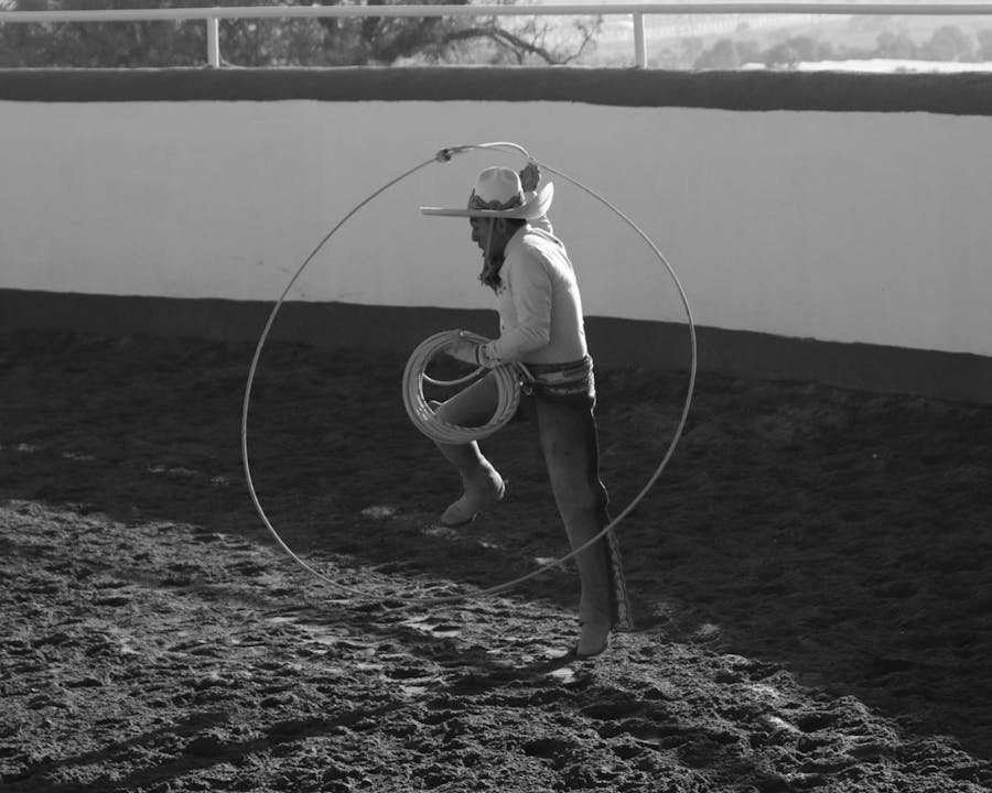 "Legendary Rodeo Star Roy Cooper Passes Away at 69: Legacy Lives On Forever!"  ---  In a shocking development, renowned rodeo star Roy Cooper, widely recognized as "The Super Looper," succumbed to injuries sustained in a devastating house fire at his Texa