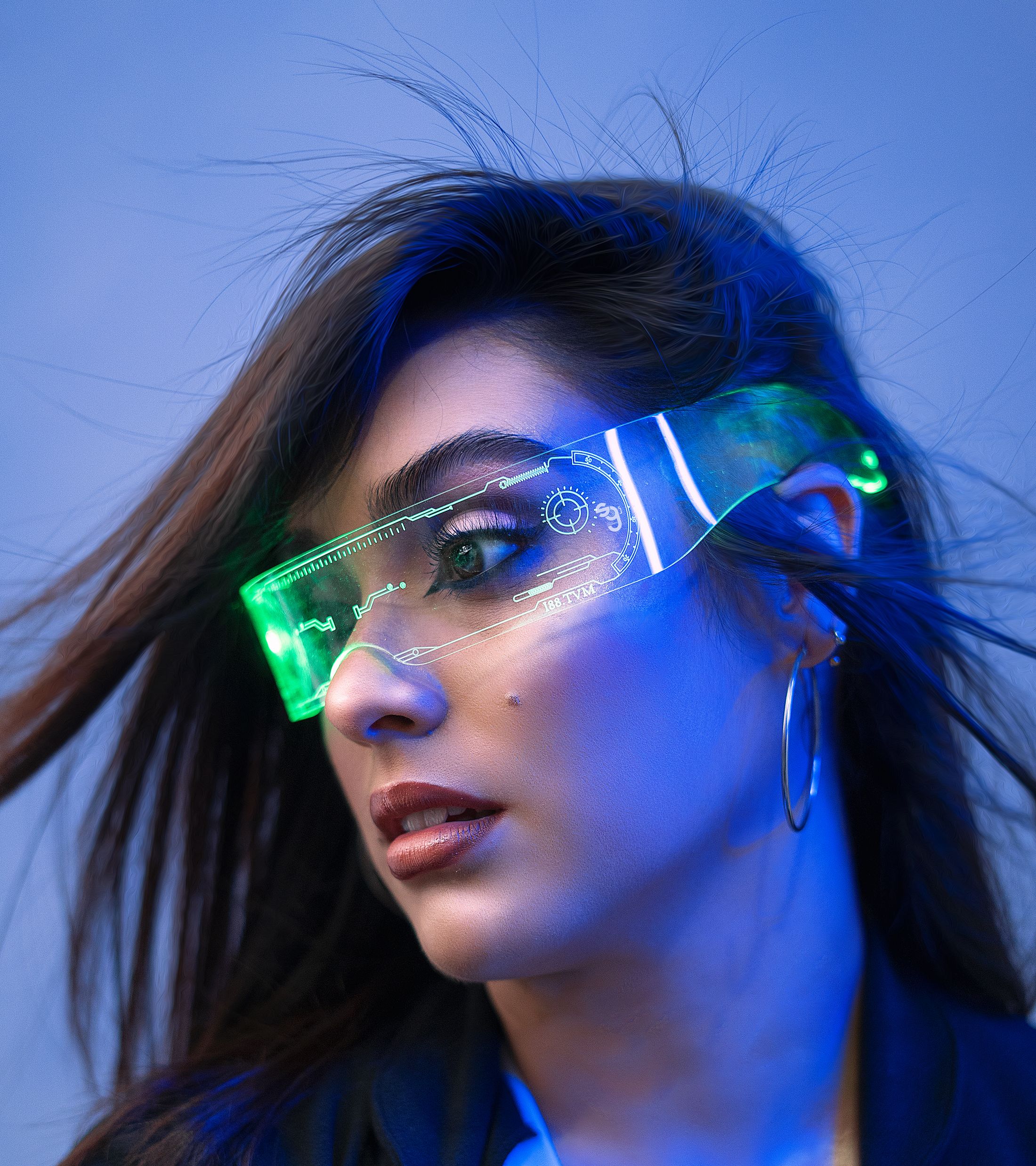 Person wearing intelligent eyewear