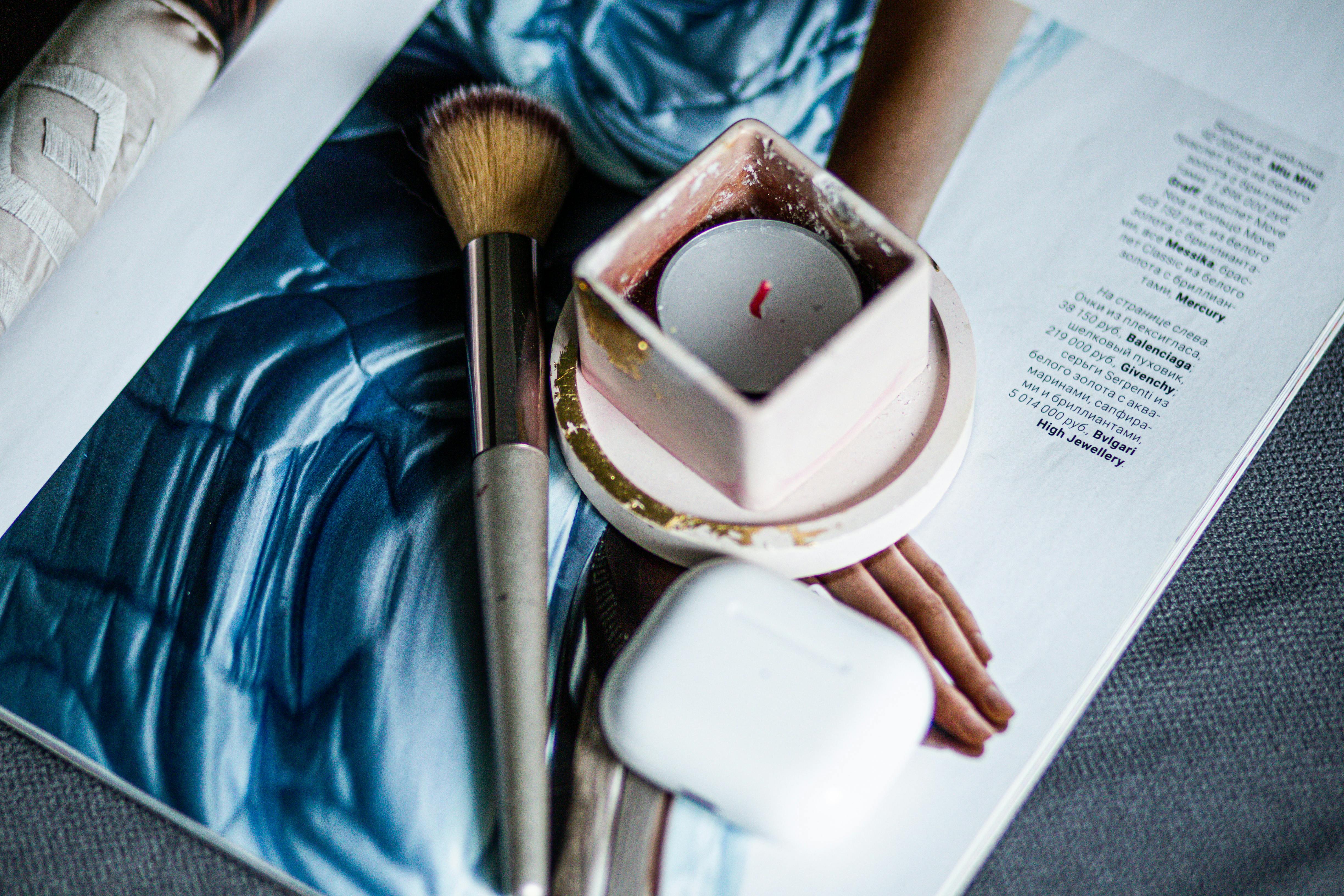general lifestyle magazine — Photo by olga Volkovitskaia on Pexels
