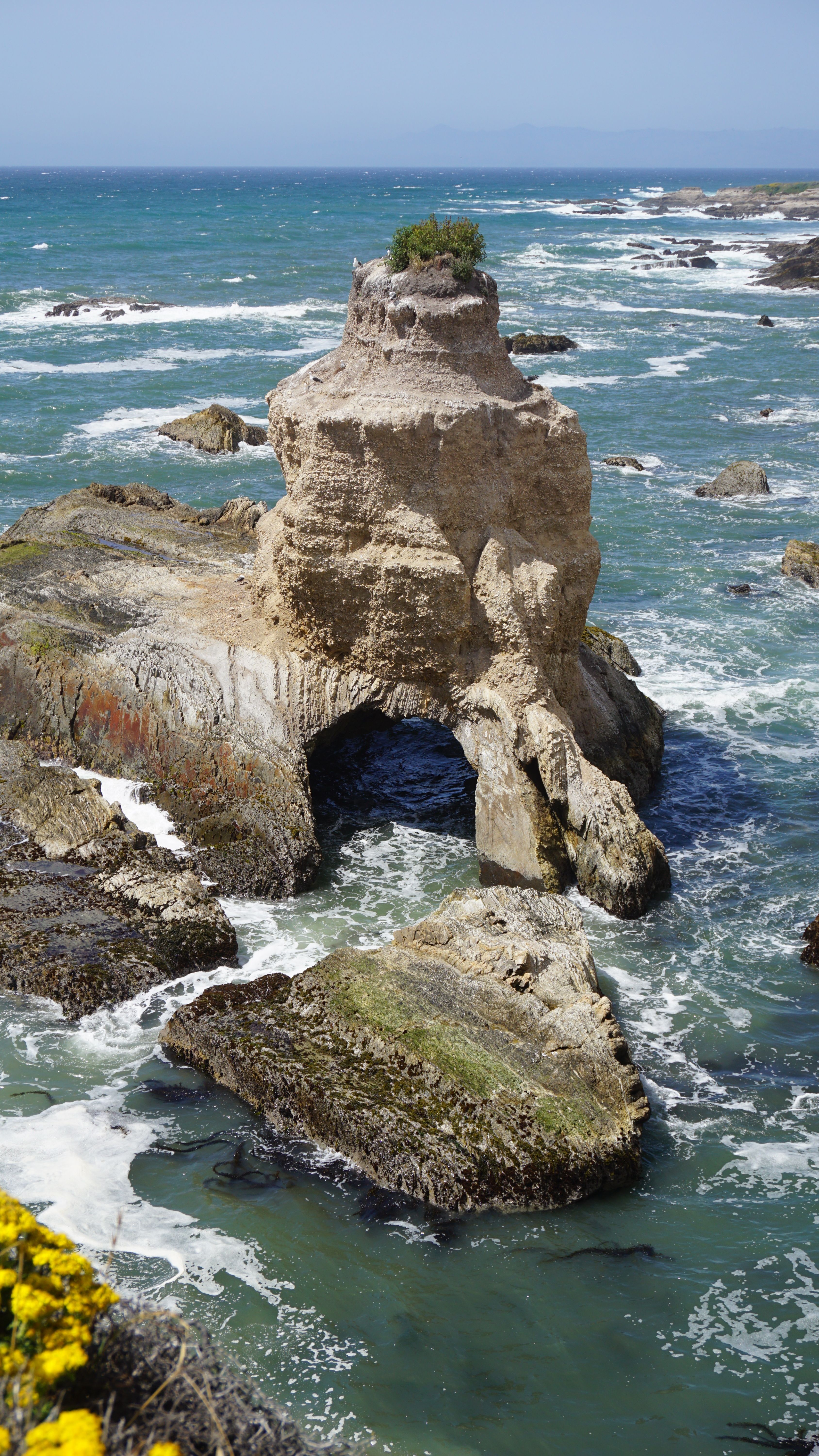 Rocks by the Shore · Free Stock Photo