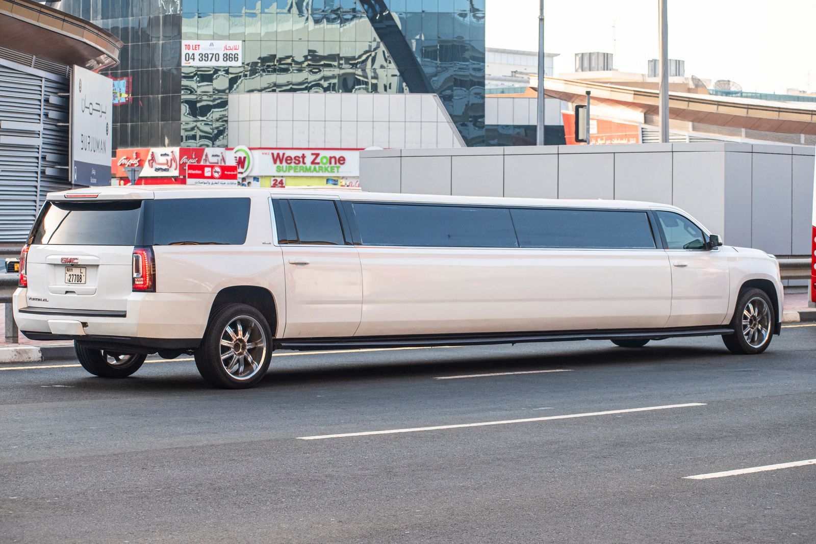 Black Hummer stretch limousine for 14 passengers, Toronto