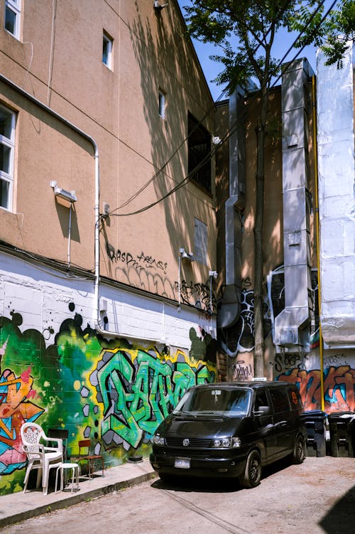 Foto d'estoc gratuïta de carrer, carrers de la ciutat, cotxe