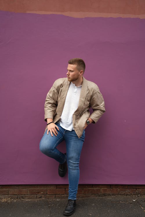Kostenloses Stock Foto zu jacke, jeans, kaukasischer mann