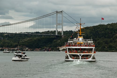 7月15日殉教者橋, イスタンブール, ウォータークラフトの無料の写真素材