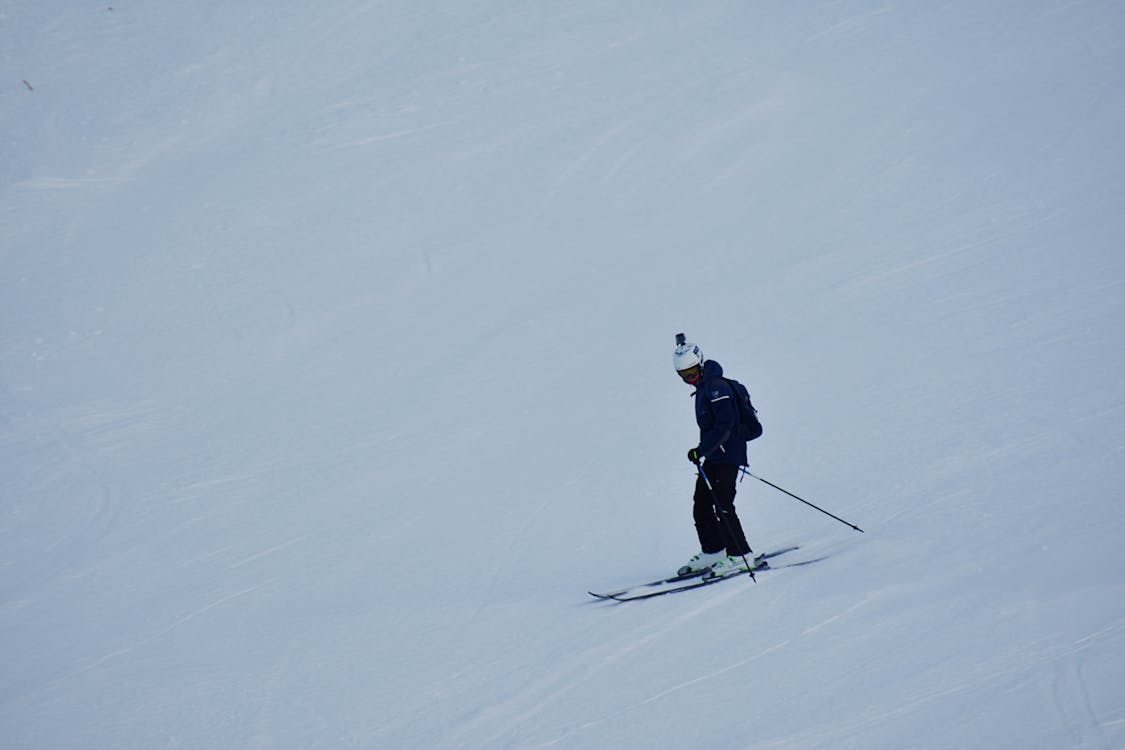 Foto De Pessoa Esquiando