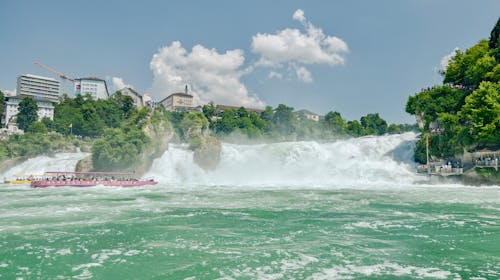 Foto profissional grátis de barcos de turismo, cachoeira, cataratas do reno