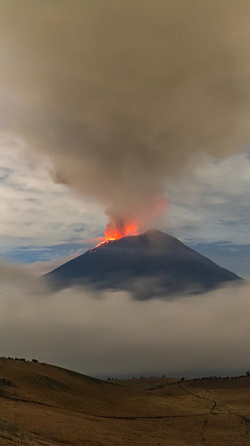 Fotobanka s bezplatnými fotkami na tému aktívna sopka, dym, krajina