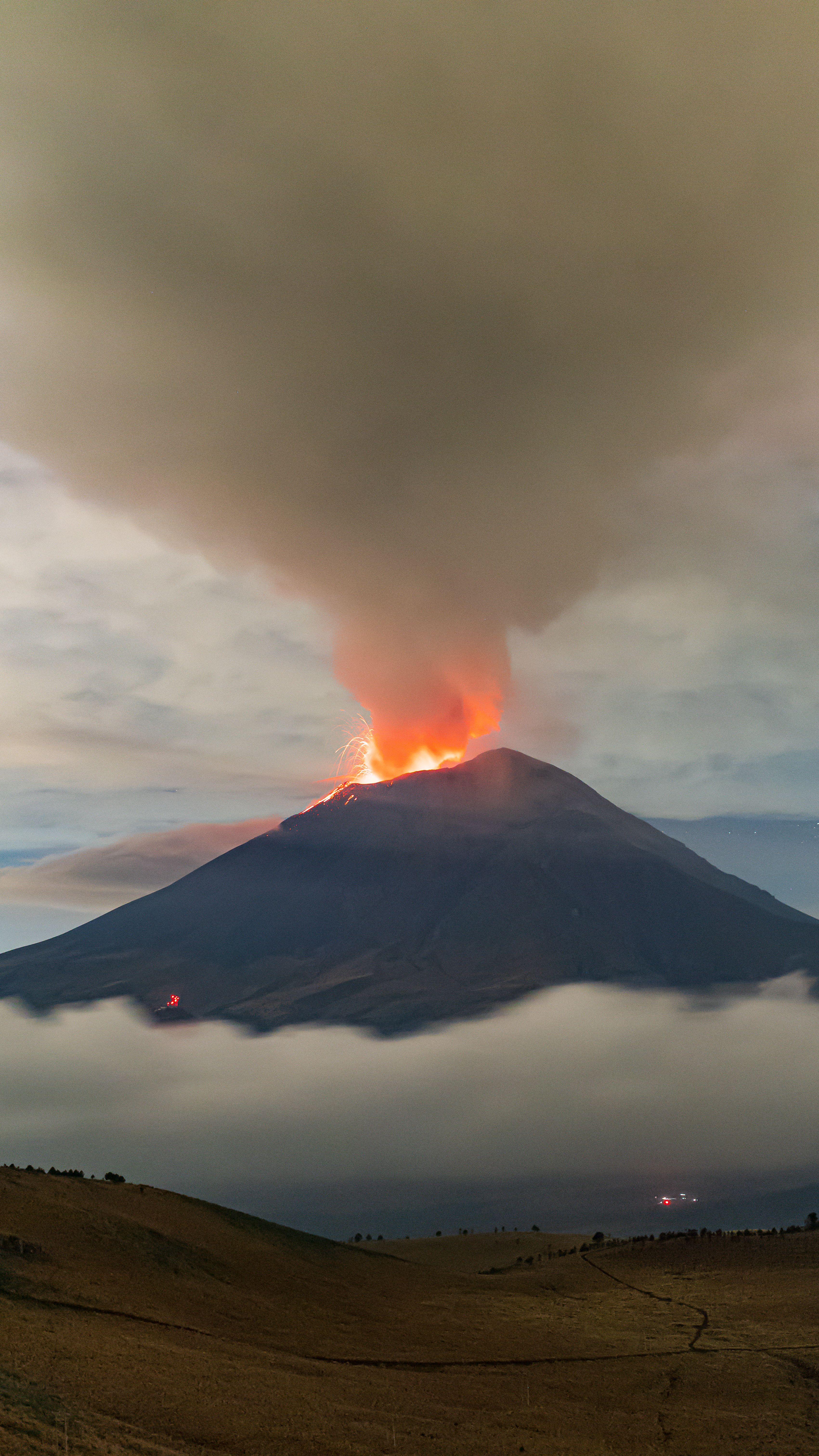 Eruption of a Volcano · Free Stock Photo