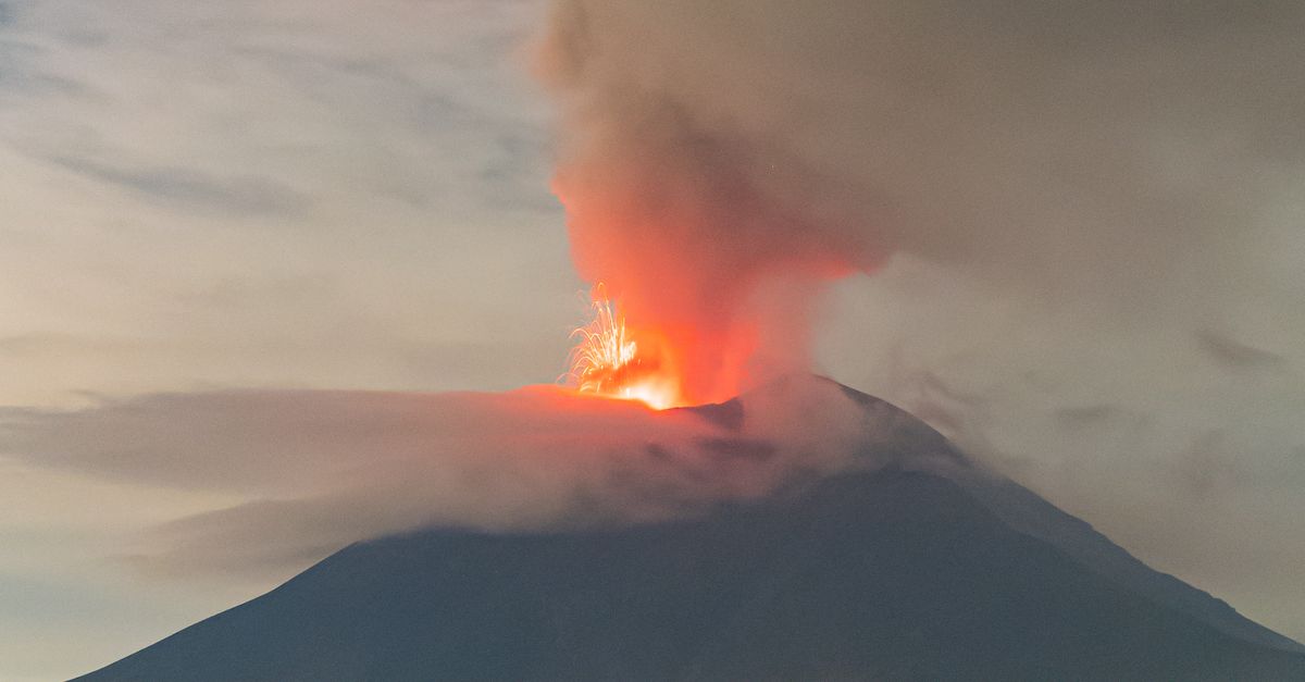 Volcano Rim Active Active Volcano Eruption · Free Stock Photo