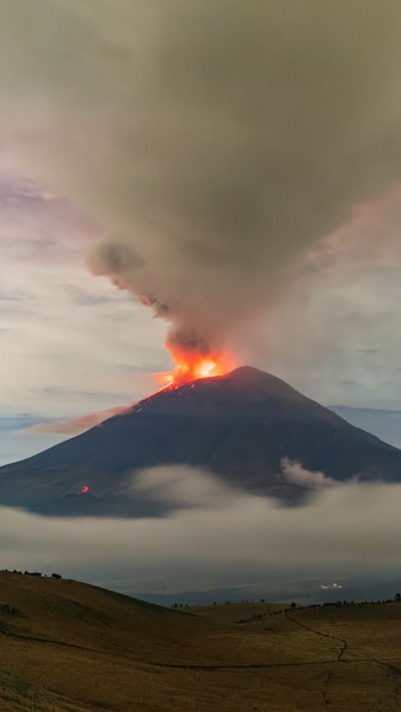 erupsi gunung