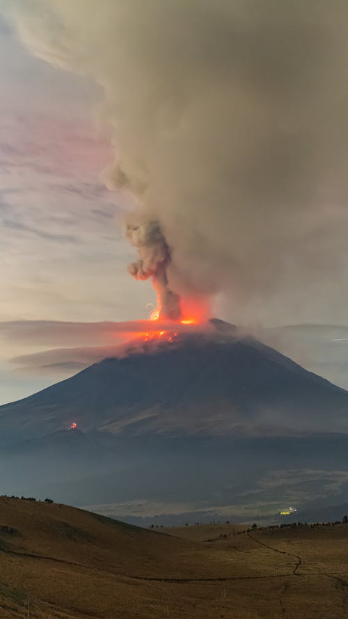 Fotobanka s bezplatnými fotkami na tému aktívna sopka, dym, krajina