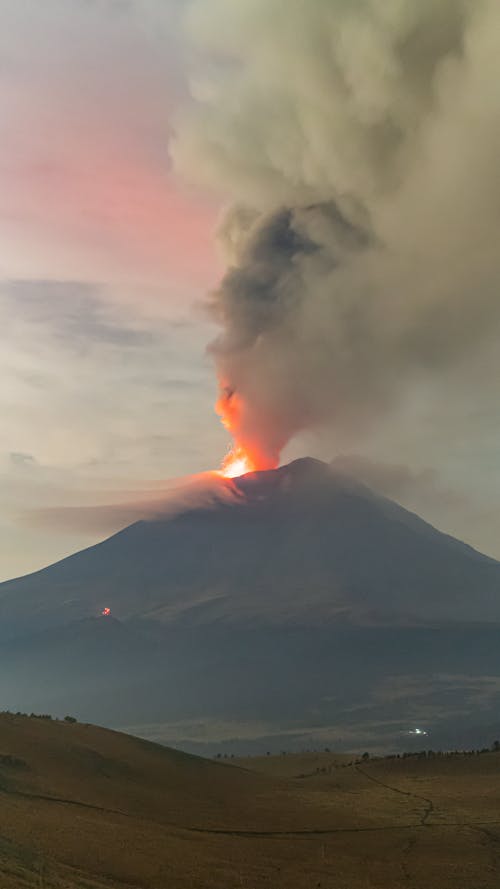 Gratis arkivbilde med brann, lava, ørken