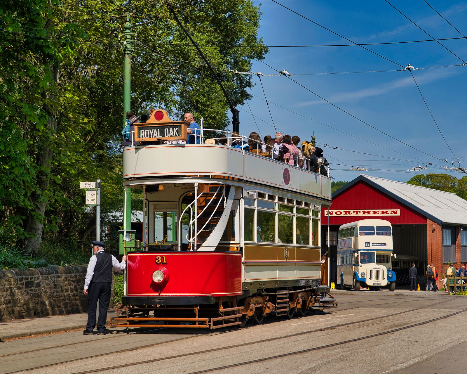 In het Openluchtmuseum rijdt een tram