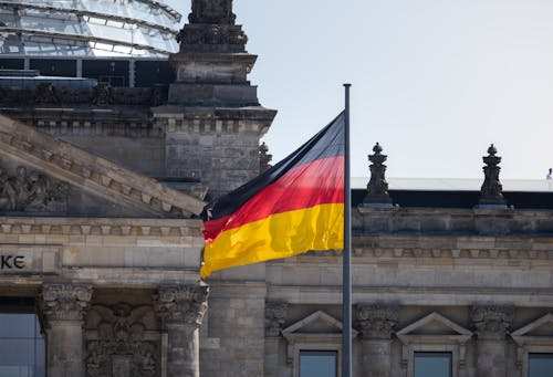 Almanya, bayrak, bayrak direği içeren Ücretsiz stok fotoğraf