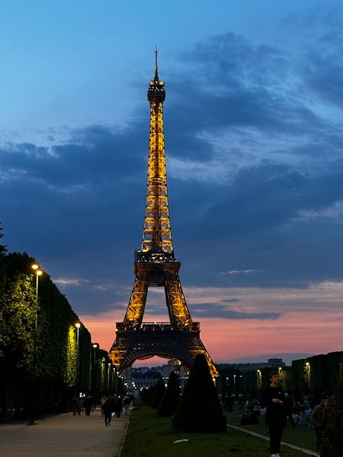 Kostenloses Stock Foto zu eiffelturm, in der nacht, paris