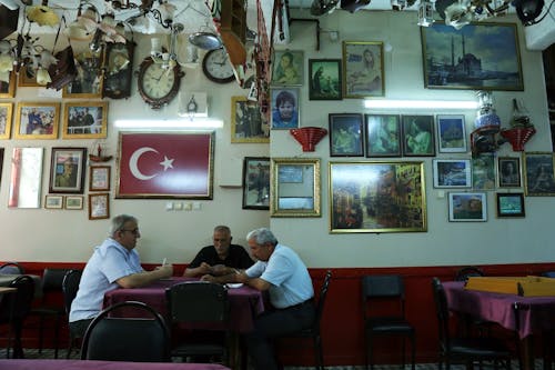 Kostnadsfri bild av äldre, bord, fritid