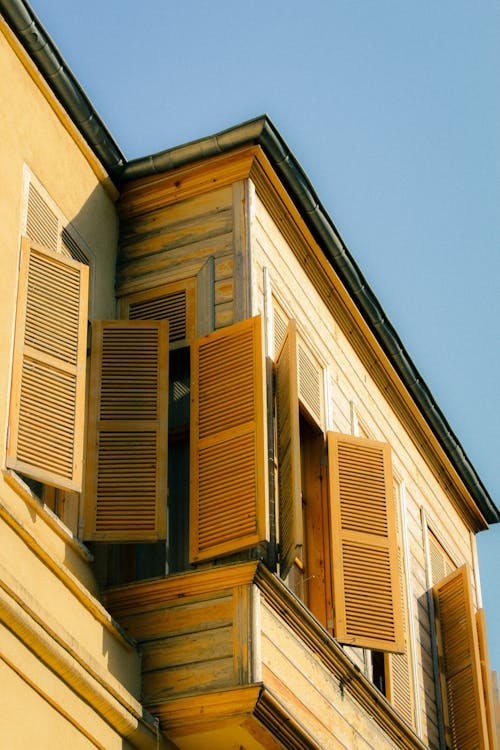 Základová fotografie zdarma na téma dřevěný, městský, okenice